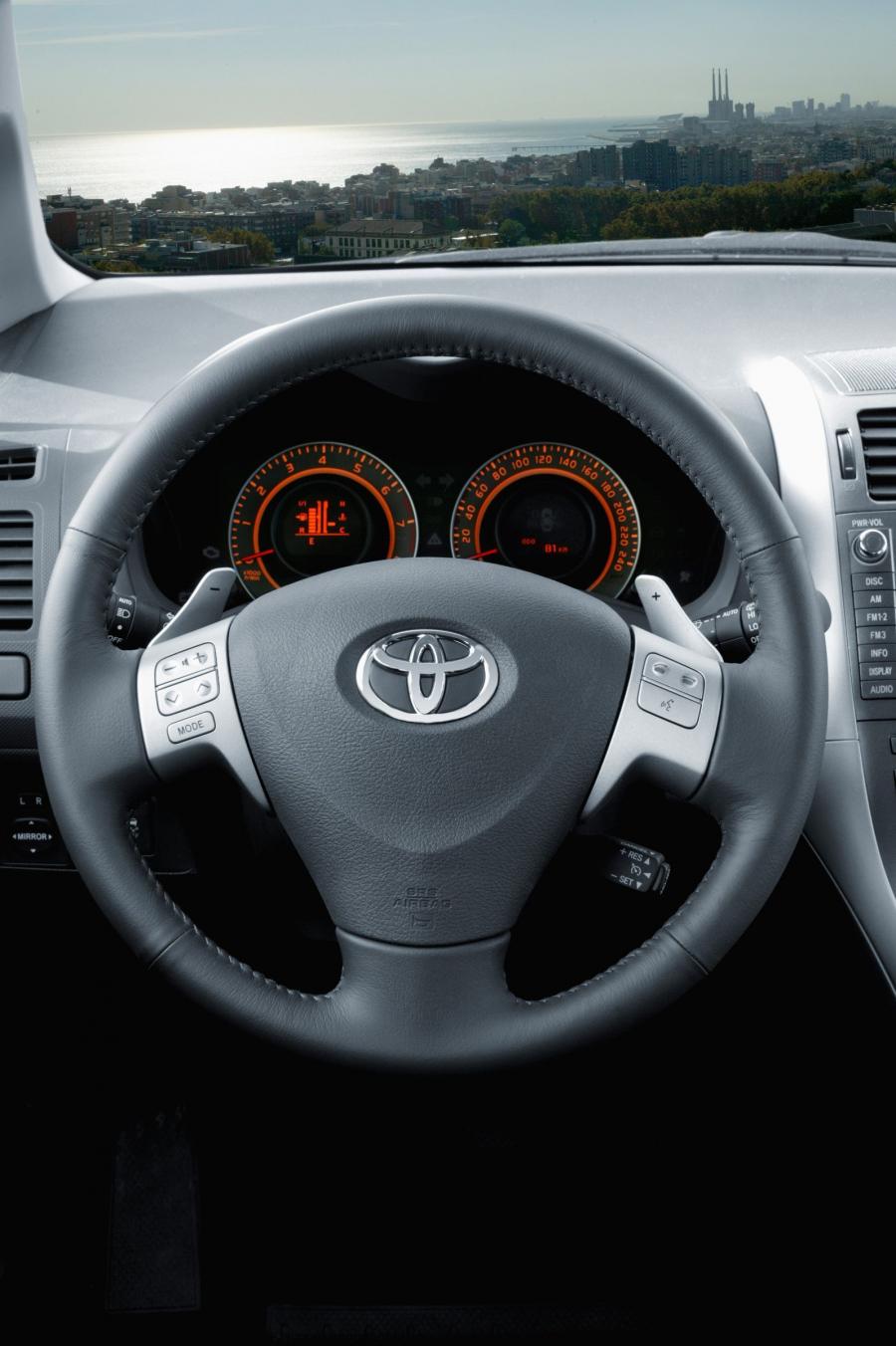  Toyota Auris 2007 года  (фото 18 из 92)